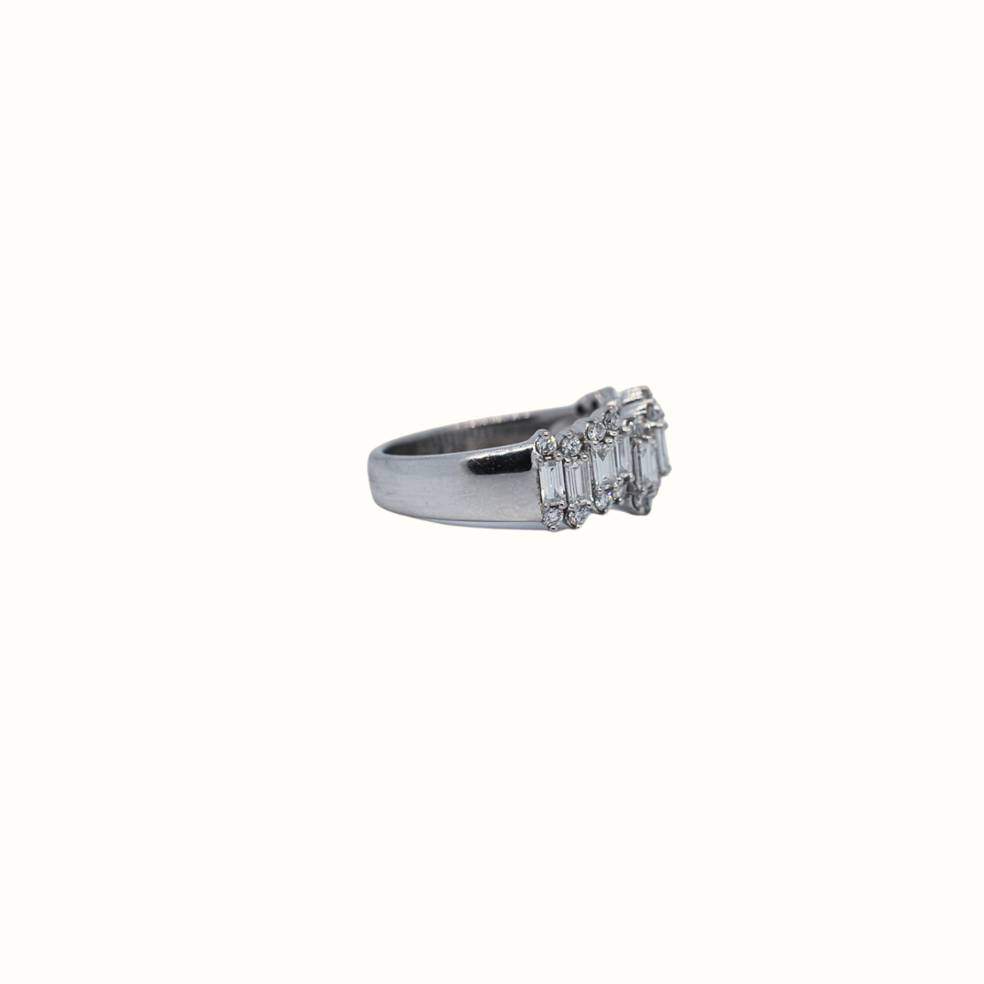 18ct white gold diamond ring