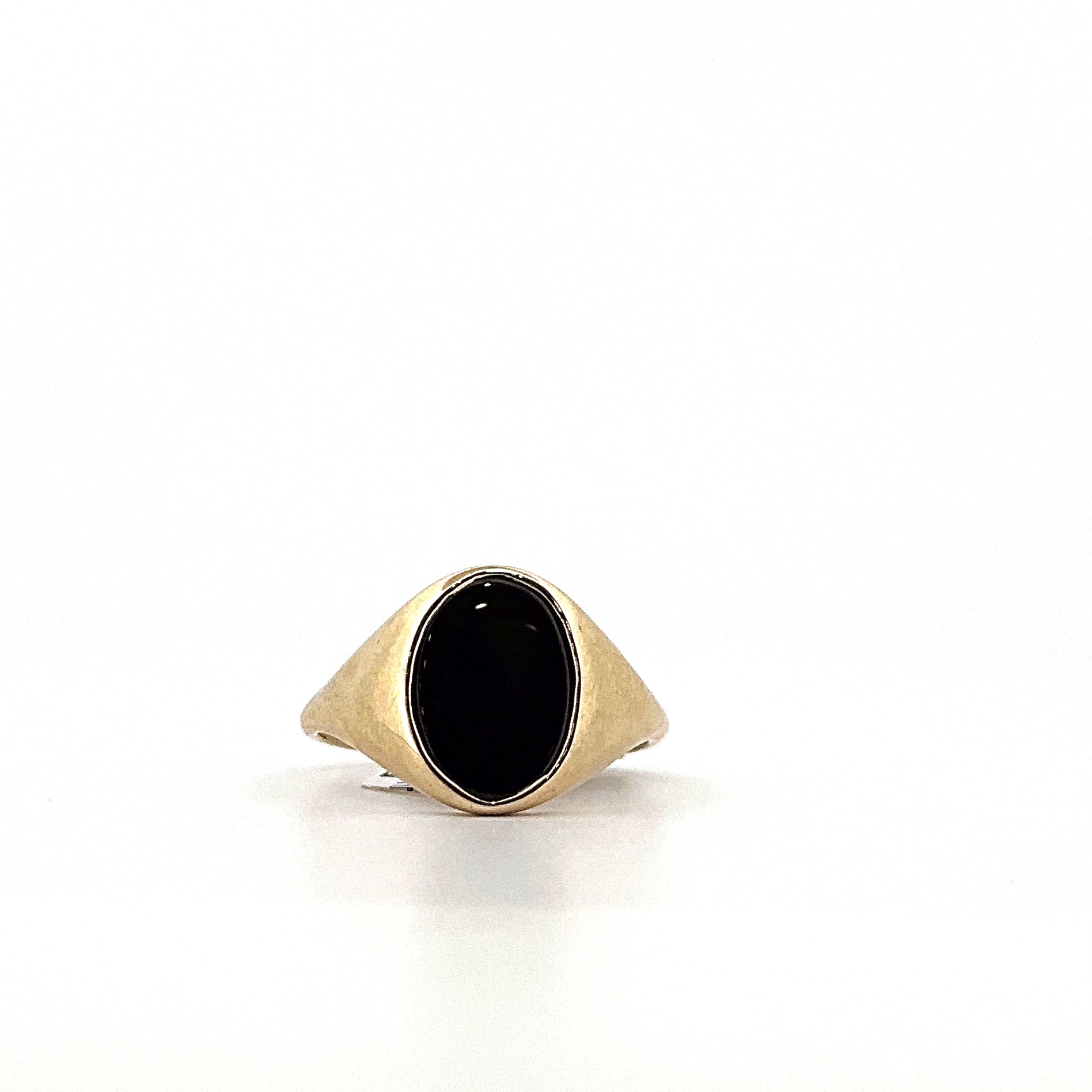 9ct yellow gold ring black stone