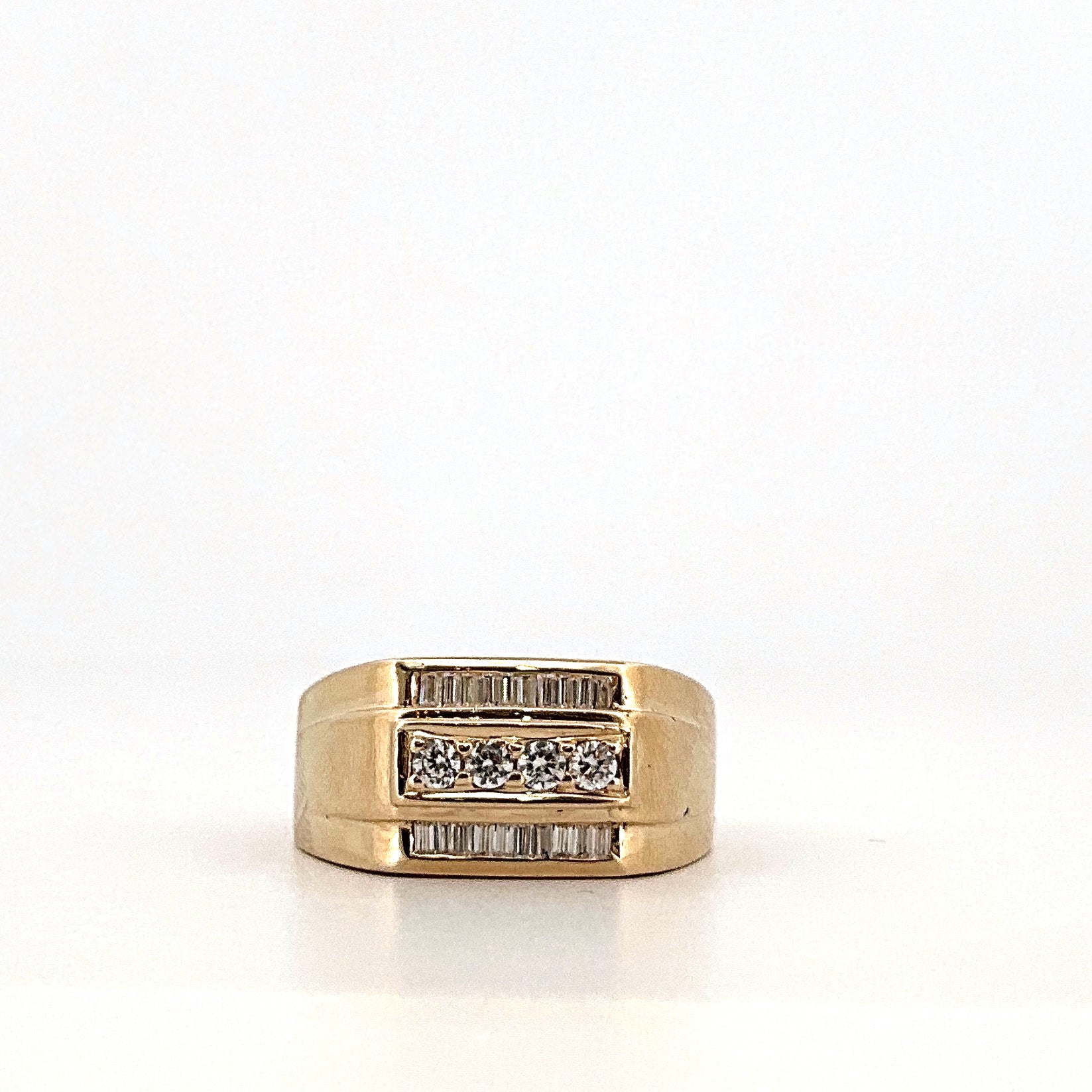 9ct yellow gold ring